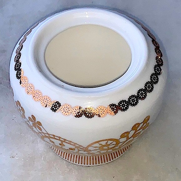 GRACE’S TEAWARE CREAMER & SUGAR BOWL SET WHITE METALLIC GOLD LACE BERRY NEW - Picture 8 of 10